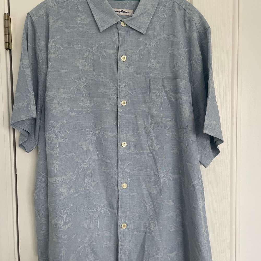 Tommy Bahama Light Blue Silk Casual Button Down Shirt
